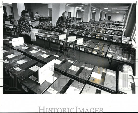 1988 Press Photo Cuyahoga County Board of Elections-Sam Longo and Dick Advent - Historic Images