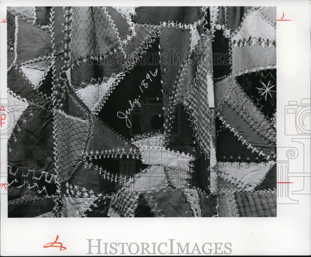1977 Press Photo Quilts - cvb17796 - Historic Images