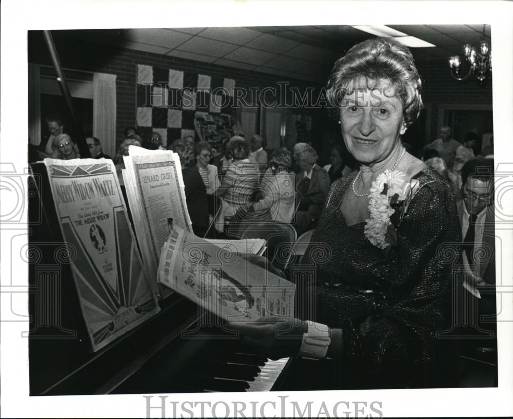 1985 Press Photo Dora H Rosenbaum, Late 70 ish pianist - cvb17805 - Historic Images