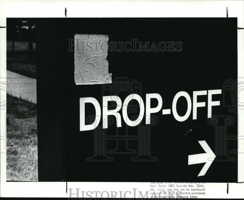 1988 Press Photo Cuyahoga Community College Handicapped parking - cvb17904 - Historic Images