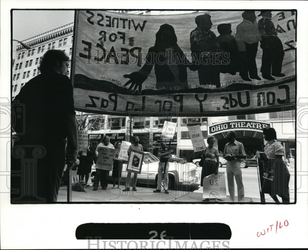 1985 Press Photo Republican head quarters-Euclid demonstration - cvb17930 - Historic Images