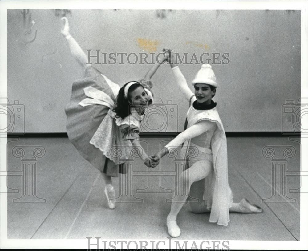 1988 Press Photo Jennifer Paterson &amp; Dominic Antonucci, Cuyahoga Valley Youth Bl - Historic Images