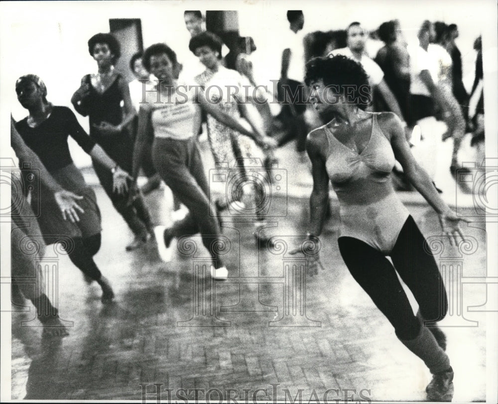 1983, Sonya Cooper-Evans, Clinic Area Performing Arts - cvb17960 - Historic Images