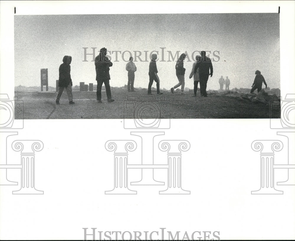 1985 Press Photo While the rest of the city enjoyed clear sunny weather - Historic Images