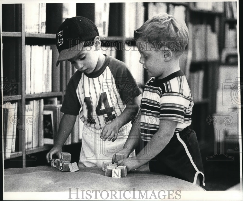 1981 Press Photo Children-Andy Davalla-Frank Webster-Madison Library - cvb17997 - Historic Images
