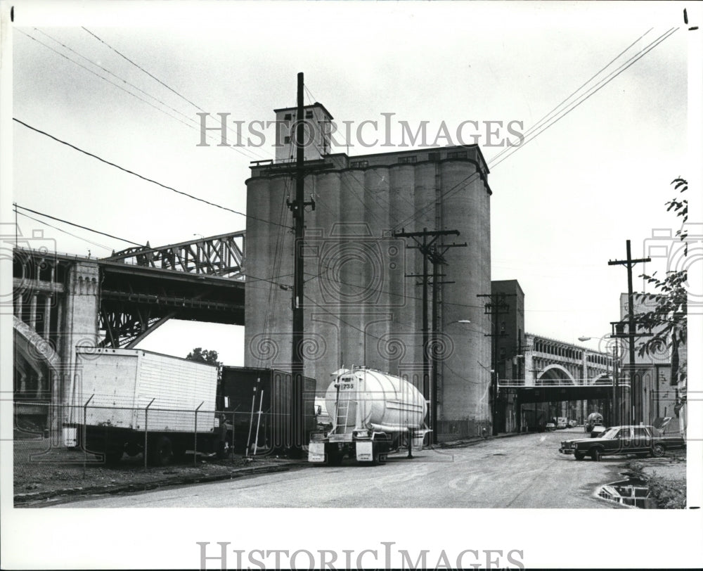 1989 Press Photo Cereal Food Processors-Cleveland Industrial Flats. - cvb17999 - Historic Images