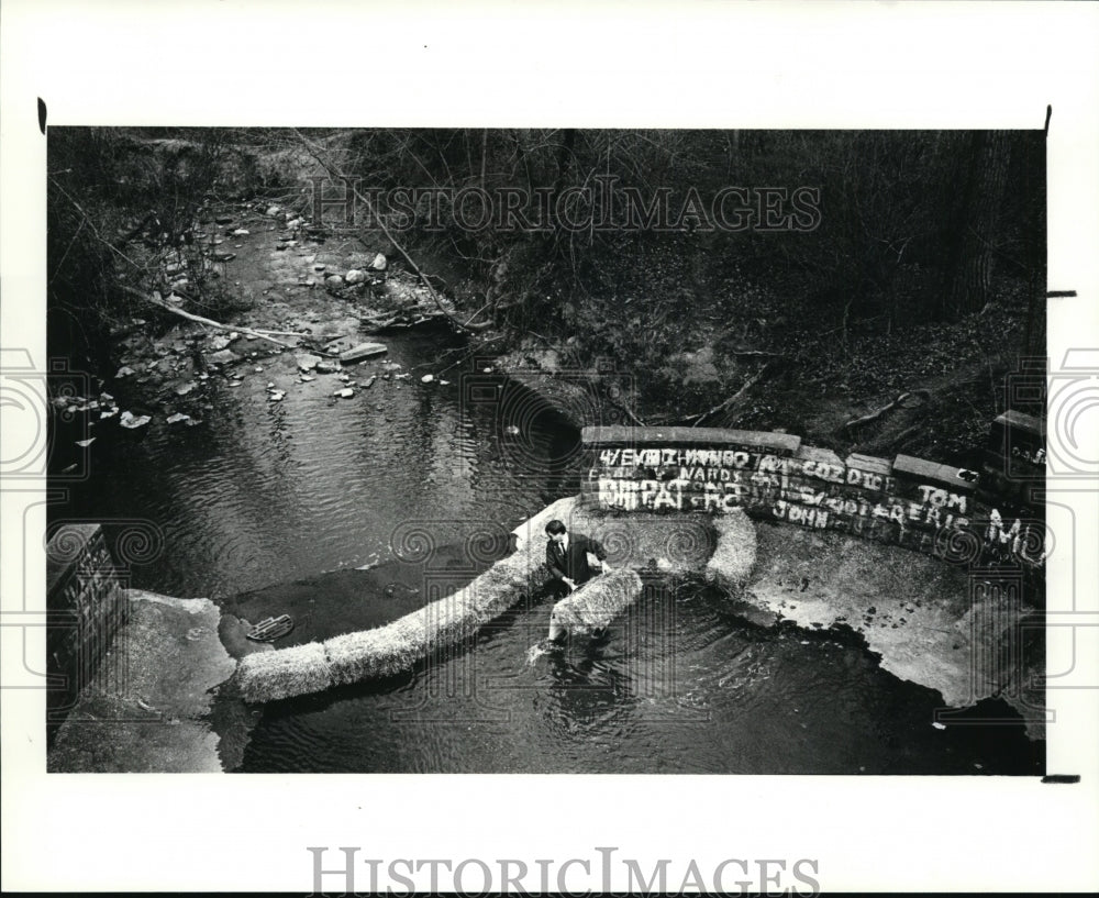 1984 Press Photo Chemical Dumps and Waste Poisoning - cvb18067 - Historic Images