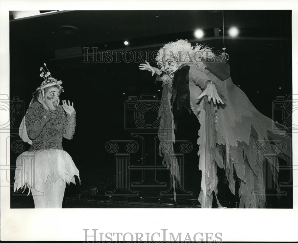 1982 Press Photo Heights Youth Theatre (Sleeping Beauty) - cvb18135 - Historic Images