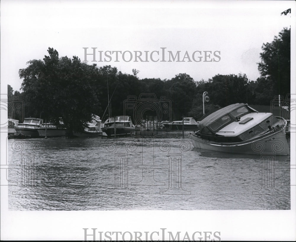 1970, July 4 storm-1969 - cvb18168 - Historic Images