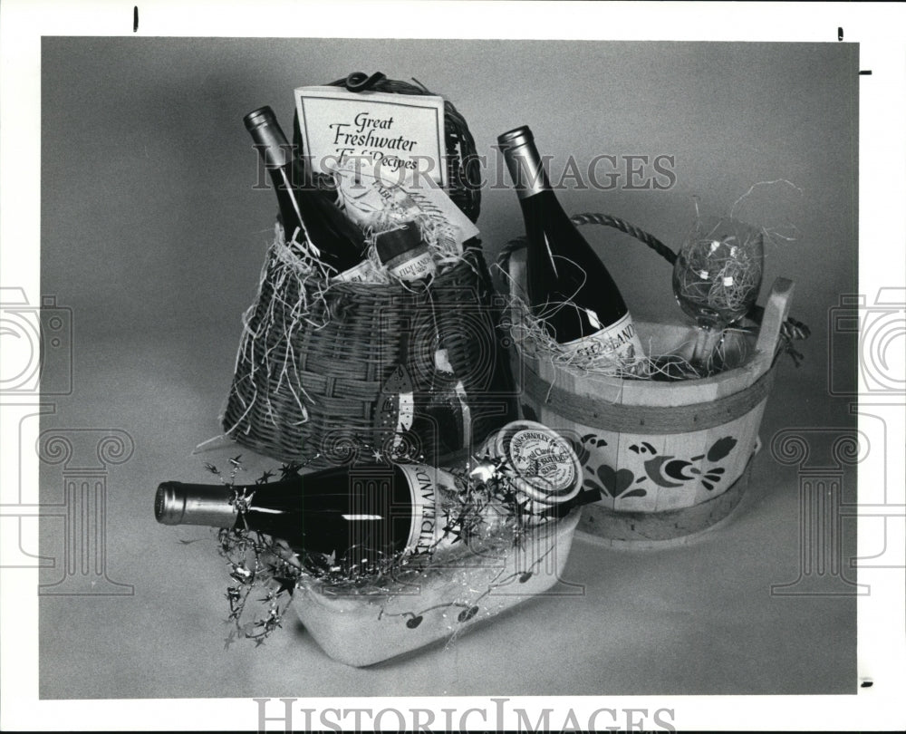 1991 Press Photo Wine Gifts - cvb18172 - Historic Images