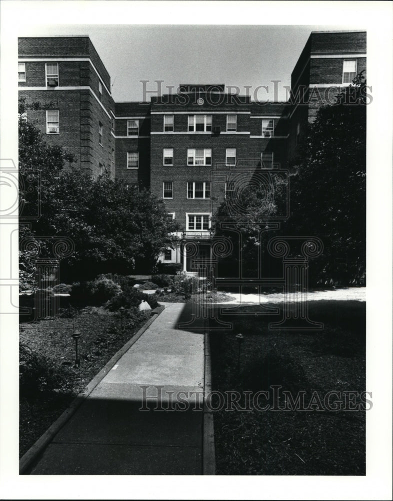 1991 Press Photo Kemper Place Apartments, Kemper Rd. Shaker Hts. - cvb18268 - Historic Images