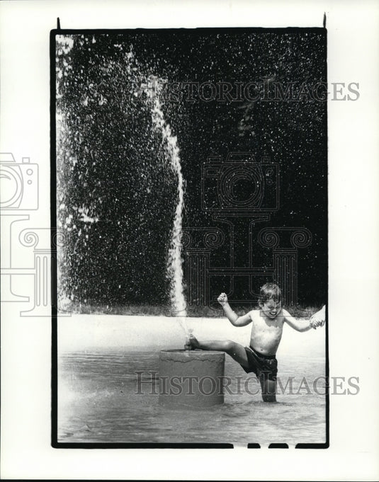 1984 Press Photo Celebrating first day of Summer-Nicholas Fedor - cvb18432 - Historic Images