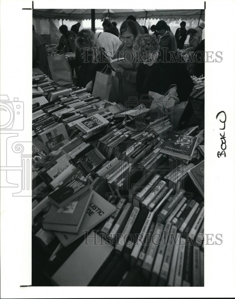 1990, Patrons at Friends of Cleveland Public Library Book Sale - Historic Images