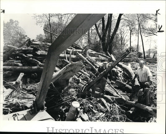 1985 Press Photo Franklin Warner & Bob Sheehan at Mentor Headlands State Park - Historic Images