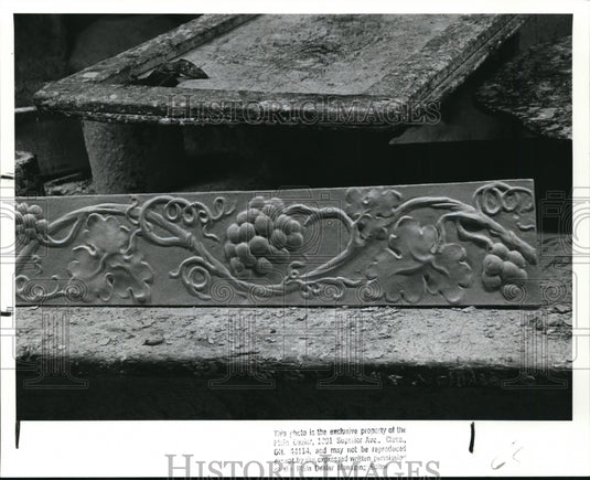 1989 Press Photo Plaster Molding - cvb18674 - Historic Images