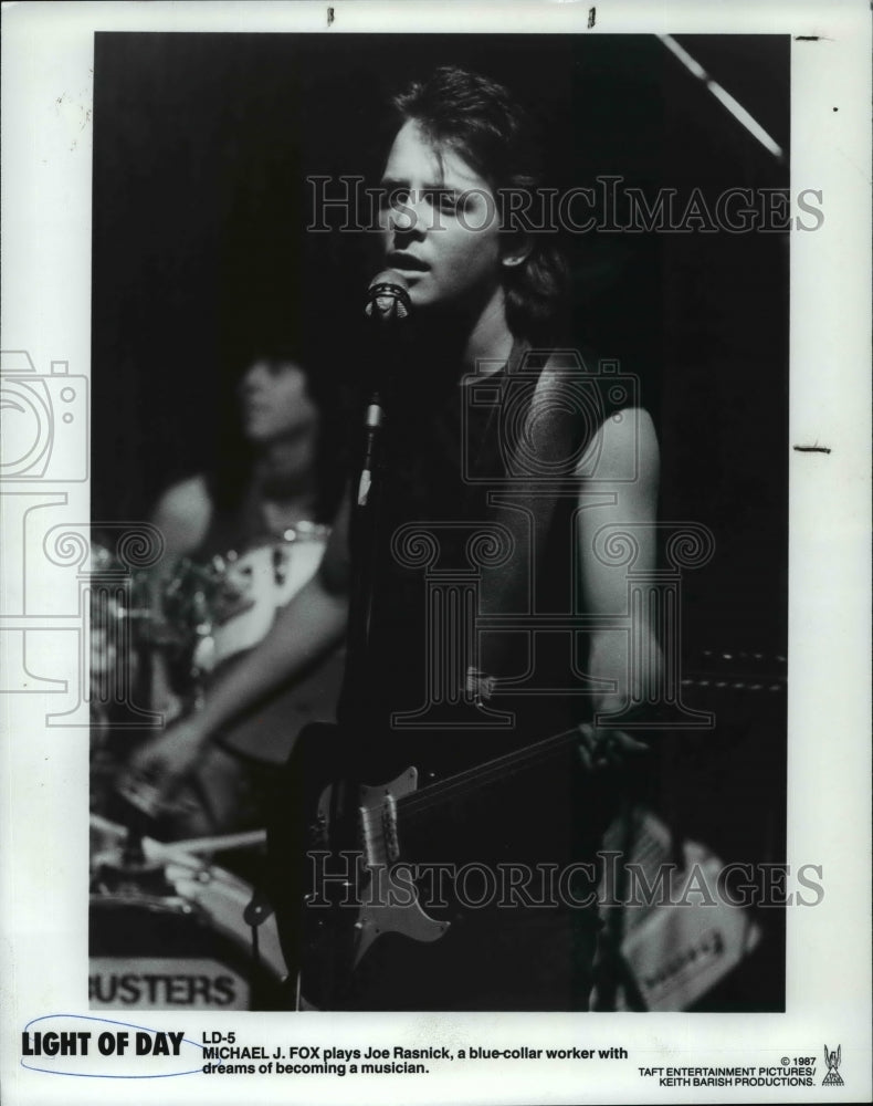 1987 Press Photo Michael J Fox in Light Of Day - cvb18842 - Historic Images
