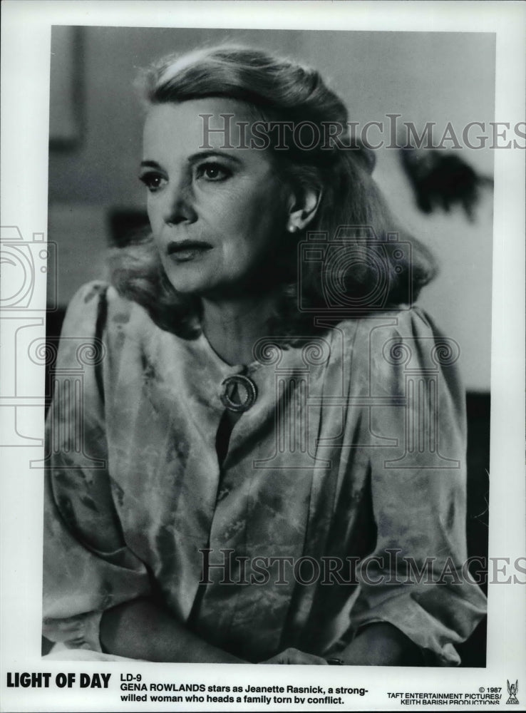 1987, Gena Lowlands in Light of Day stars as Jeanette Rasnick - Historic Images