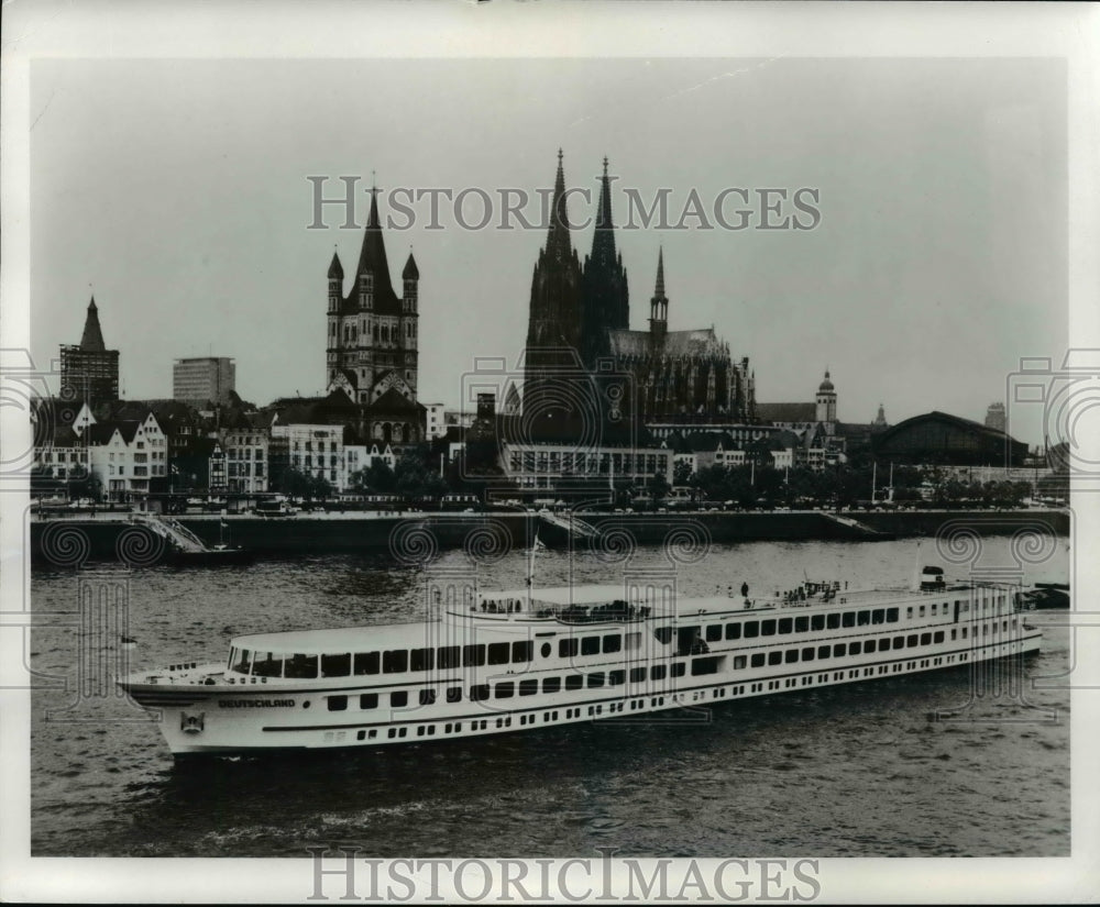 1980 Press Photo German Rhine Line&#39;s Deutschland cruises, Cologne, Germany. - Historic Images