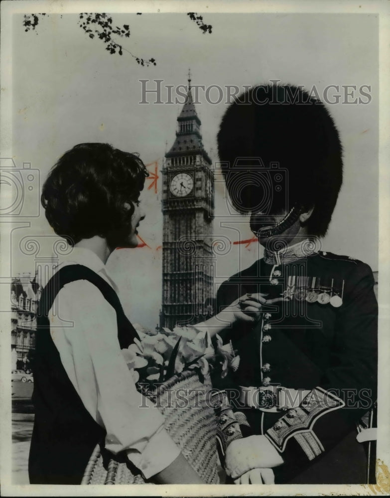 1965 Press Photo London England- Big Ben in background - cvb19055 - Historic Images