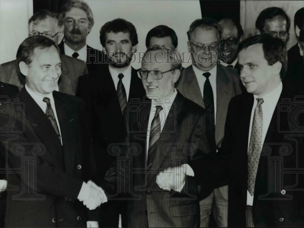 1991 Press Photo After the signing Ceremony of The German unification treaty - Historic Images