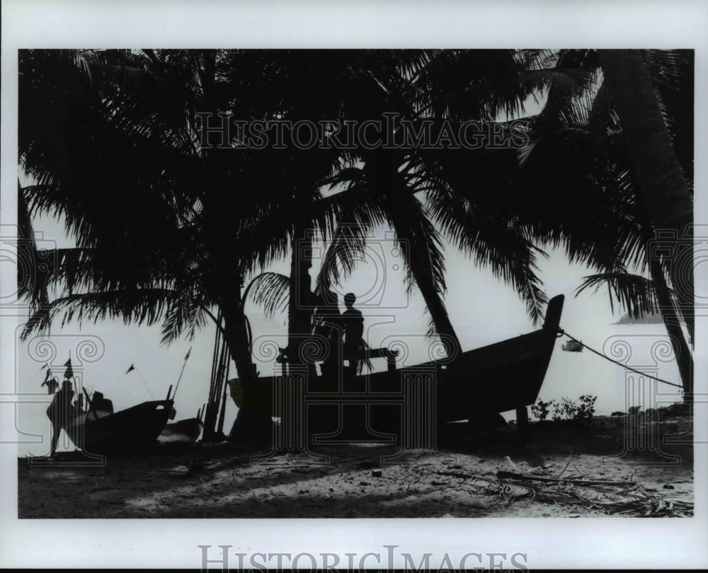 1982 Press Photo Fishing boats on the beach in Penang, Malaysia - cvb19277 - Historic Images