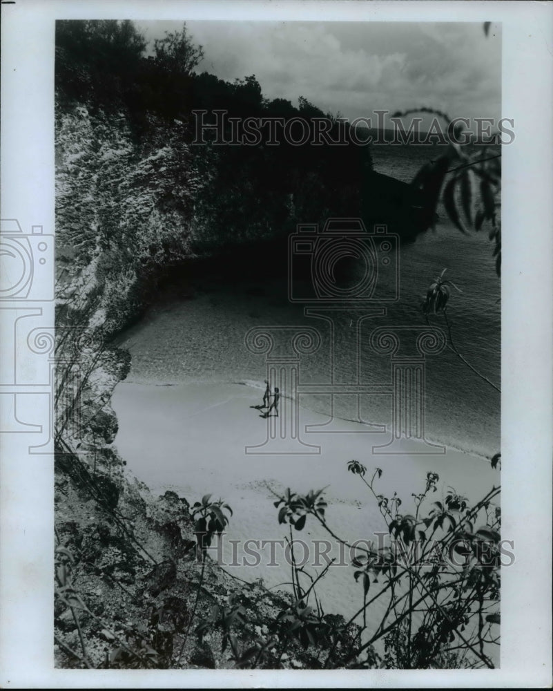 1972 Press Photo Cave on St. Maarten, Dutch West Indies. - cvb19672-Historic Images