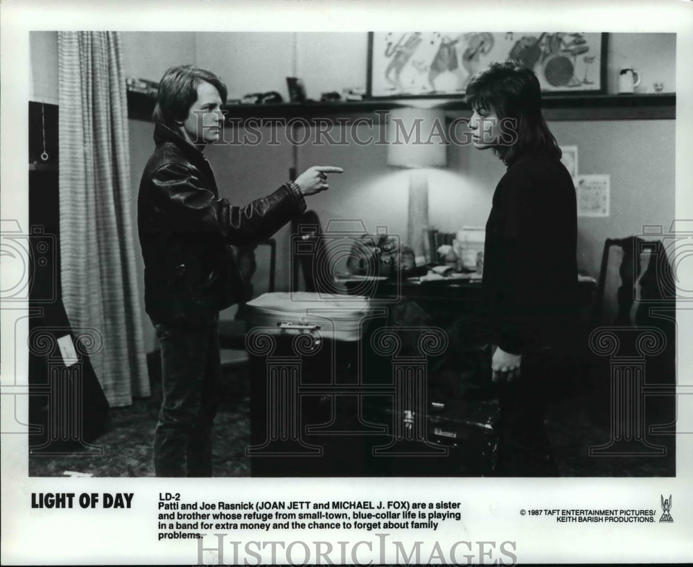 1987 Press Photo Joan Jett & Michael J Fox in Light of Day - cvb19811 - Historic Images