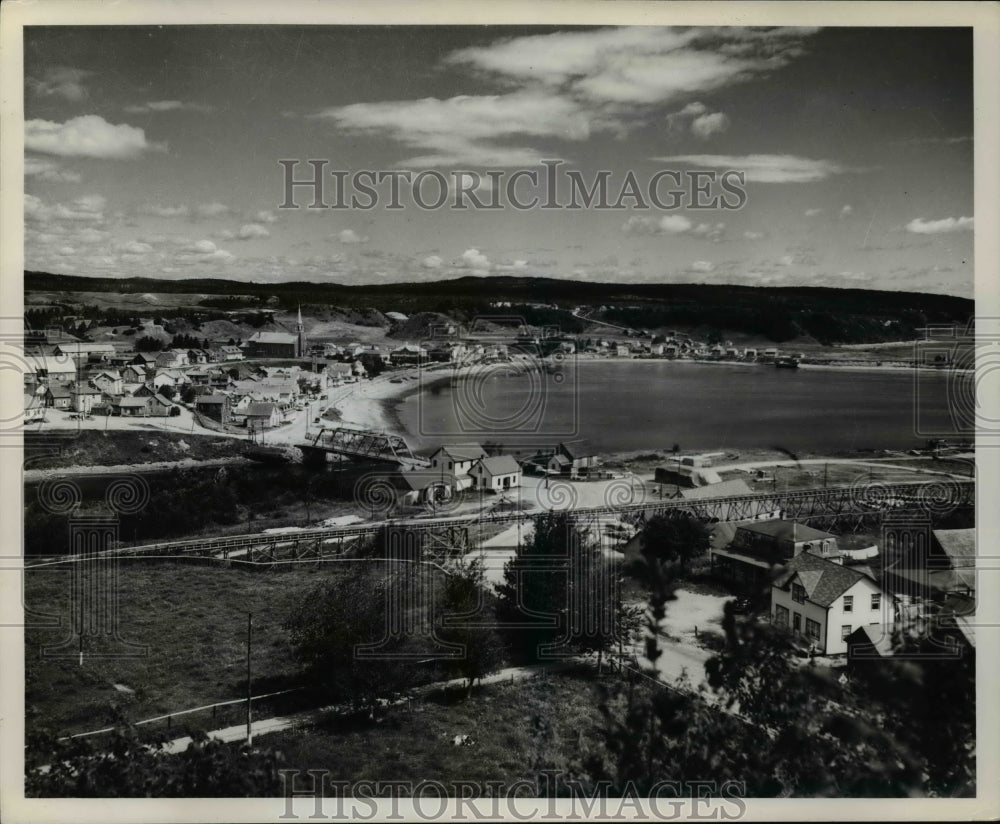 Press Photo View of the picturesque Les Escoumins village in Quebec City, Canada - Historic Images