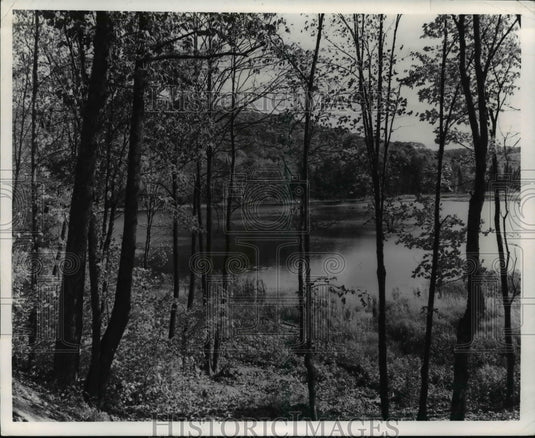 1986 Press Photo Fortune Lake, Gatineau Park, Quebec, Canada - cvb20122 - Historic Images