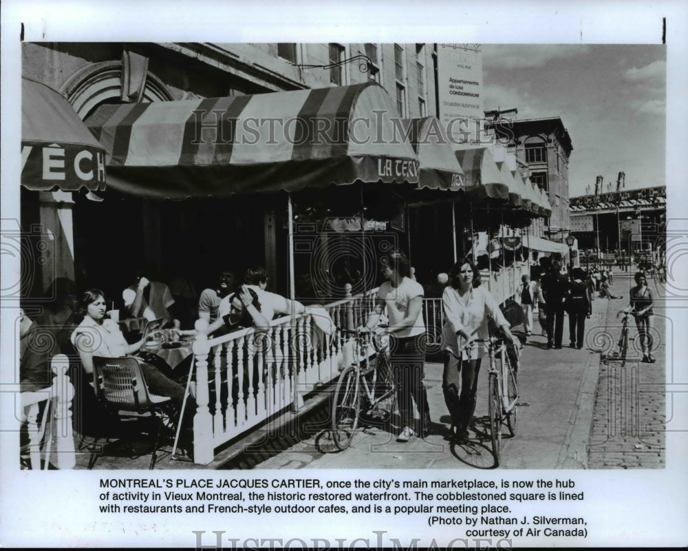 1987 Press Photo Montreal&#39;s in Place Jacques Cartier in Quebec, Canada - Historic Images