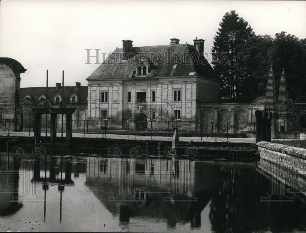 Press Photo Barge cruise - central France - cvb20186 - Historic Images