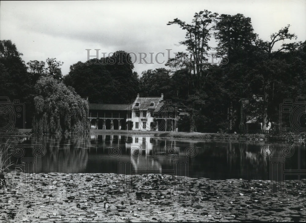 1974 Press Photo The Farmhouse where Marie Antoinette played at being poor - Historic Images