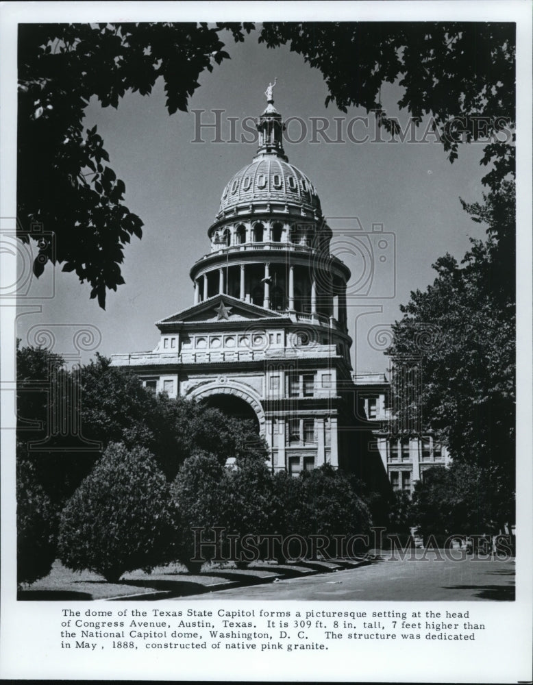 Press Photo Dome of Texas State Capitol at the head of Congress Avenue in Austin - Historic Images