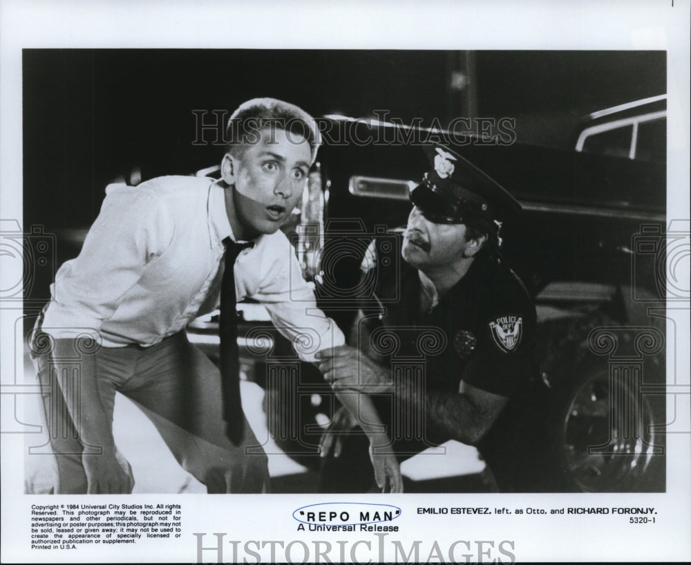 1984 Press Photo Emilio Estevez & Richard Foronjy in Repo Man - cvb20532 - Historic Images