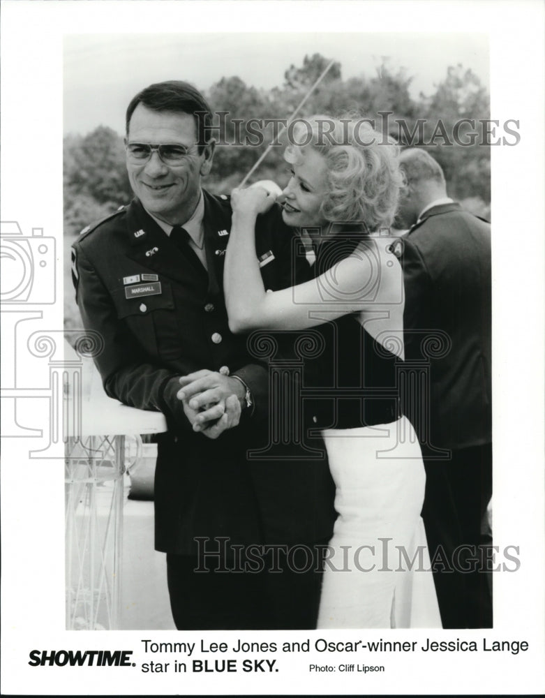 1996 Press Photo Tommy Lee Jones & Jessica Lange in Blue Sky - cvb20678 - Historic Images