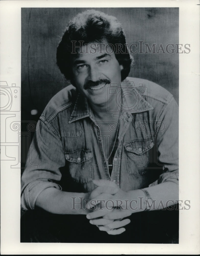 1984 Press Photo Engelbert Humperdinck - cvb20772 - Historic Images