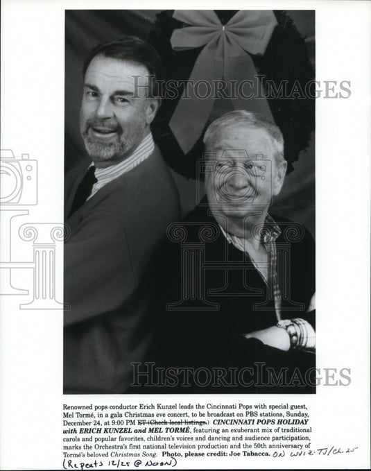 Press Photo Erich Kunzel and Mel Thorme-Cincinnati Pops Holiday - cvb20987 - Historic Images