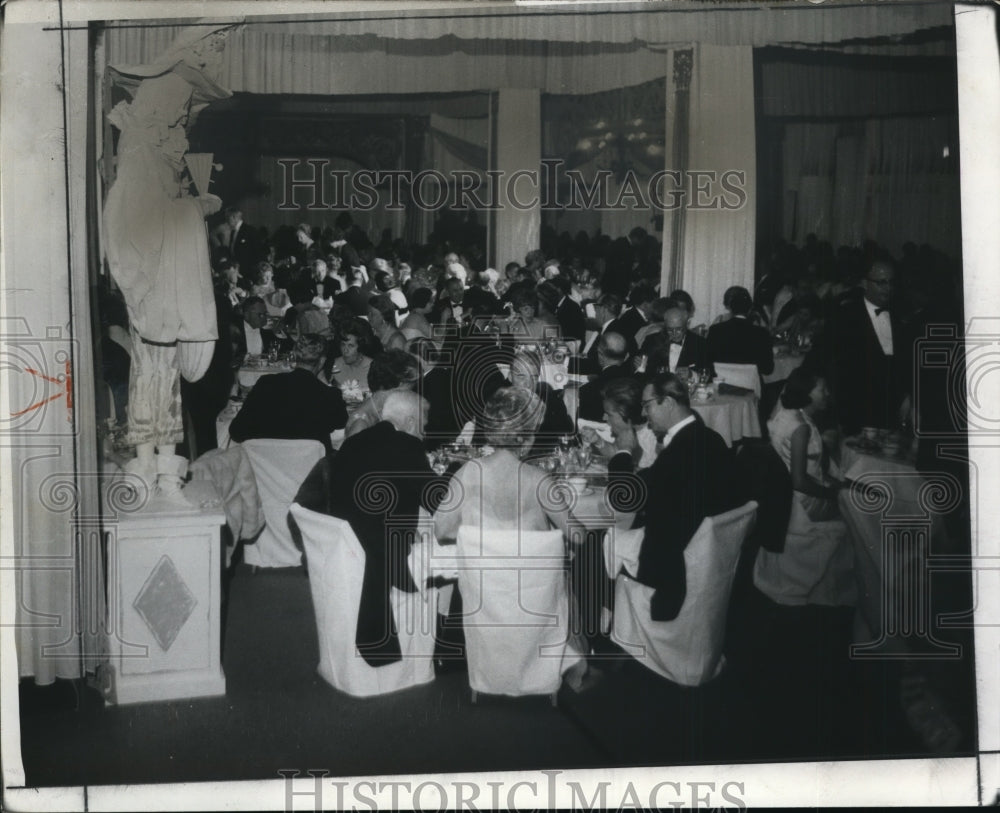 1967 Press Photo Metropolitan Opera - Cleveland Opening - cvb21145 - Historic Images