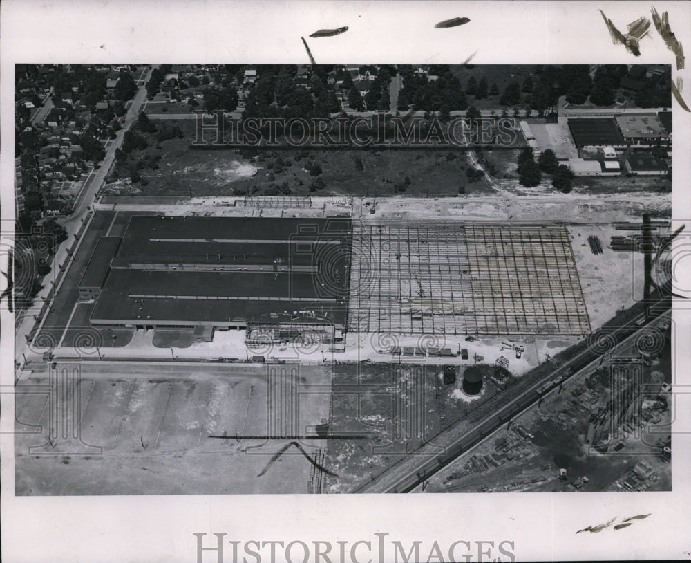 1946 Press Photo New Bus Plant, July 1946 - cvb21287 - Historic Images