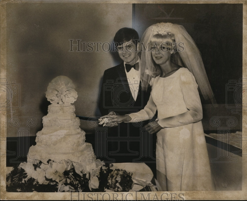 1970 Press Photo Wedding Cakes - cvb21311 - Historic Images
