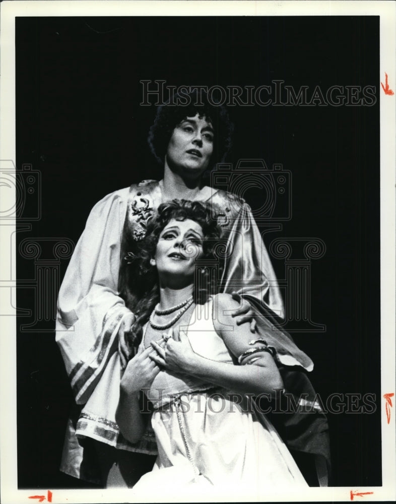 1981 Press Photo Susan Larson and Kerry Mc Carthy - cvb21542 - Historic Images