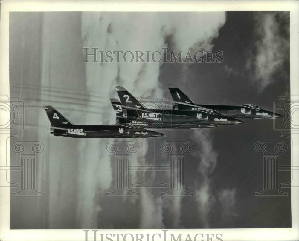 1967 Press Photo U. S. Army - Parachutists Golden Knights - cvb21700 - Historic Images