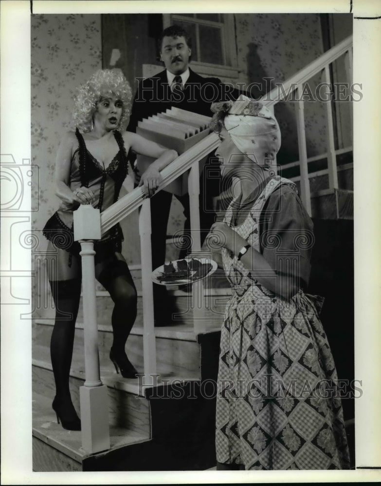 1988 Press Photo Scene from NOISES OFF - cvb21832 - Historic Images