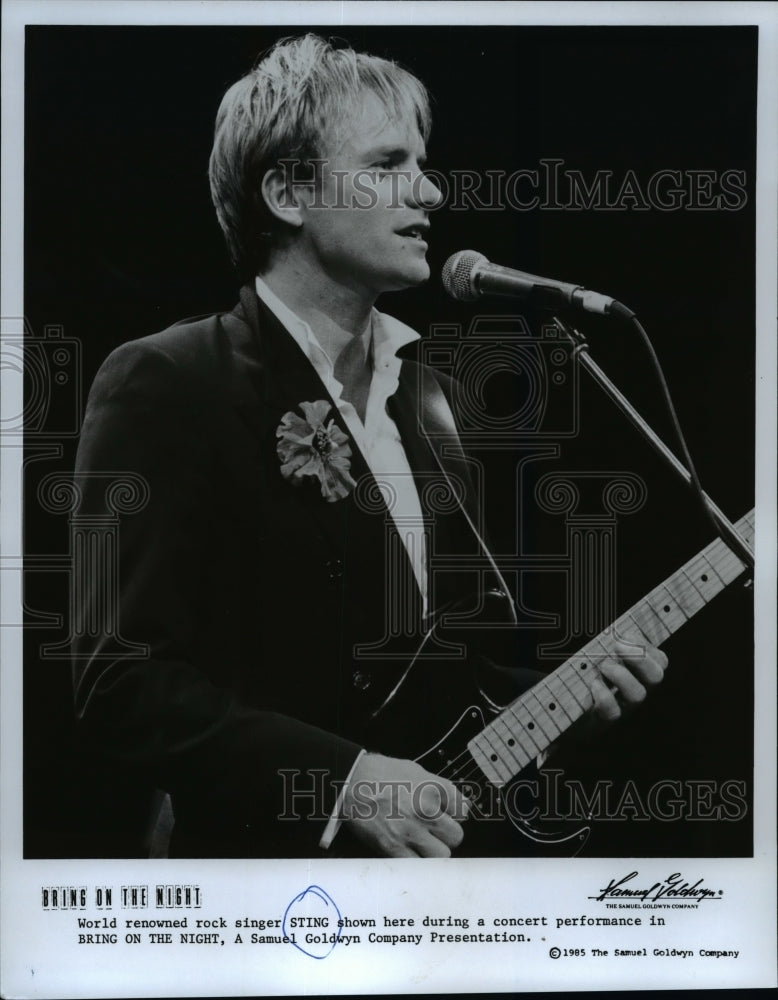 1985 Press Photo Sting performs Bring On The Night during a concert - cvb21992 - Historic Images