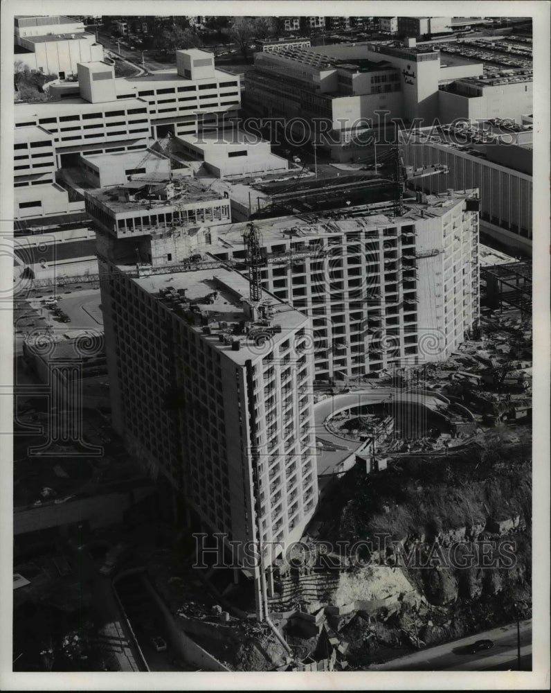 1973 Press Photo New Crown Center Hotel - cvb22059 - Historic Images