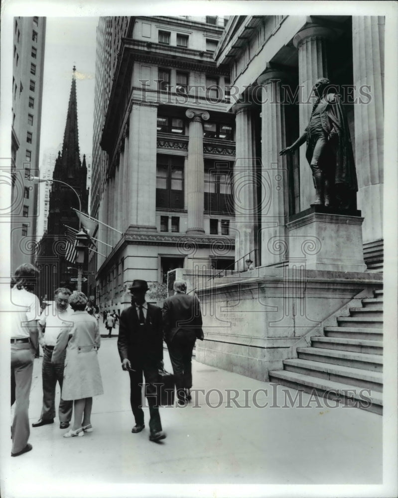 1980 Press Photo Federal Hall with statue of George Washington in New York City - Historic Images