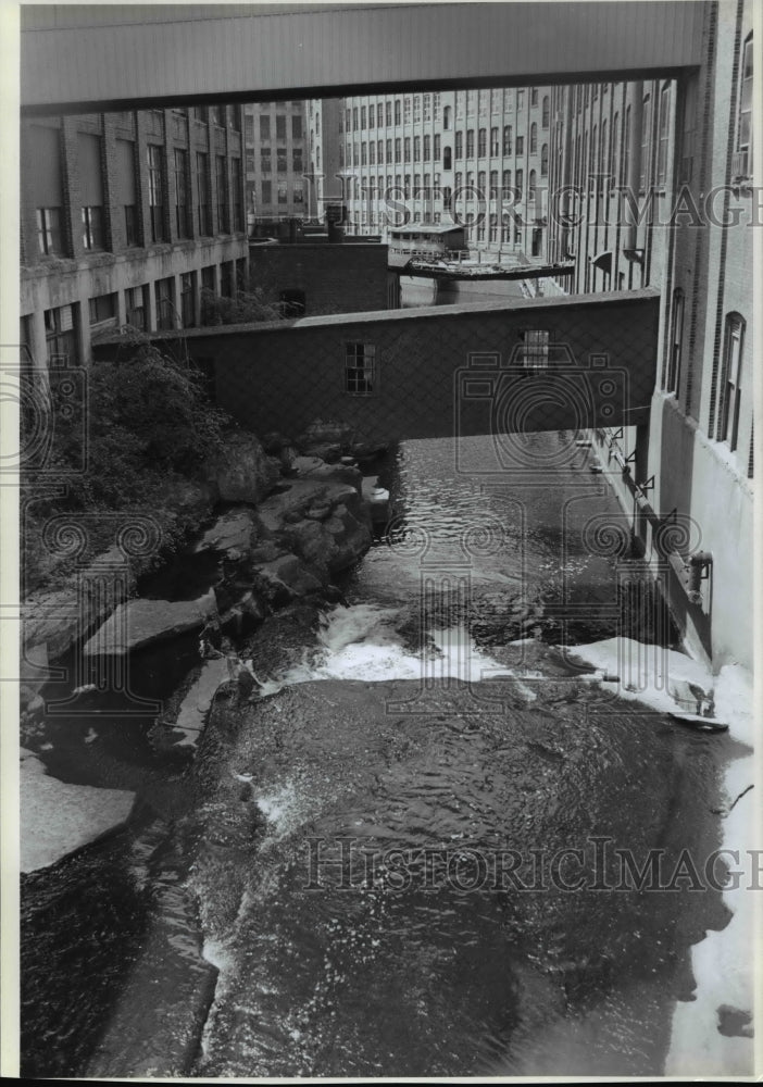 1992 Press Photo Old, Closed Textile Mills in Amsterdam, New York - cvb22193 - Historic Images