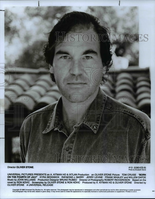 1989 Press Photo Director Oliver Stone directs "Born on the Fourth of July"-Historic Images