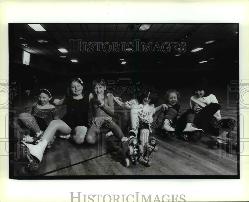 1987 Press Photo Birthday party at Skateland in Brookpark - cvb22807 - Historic Images