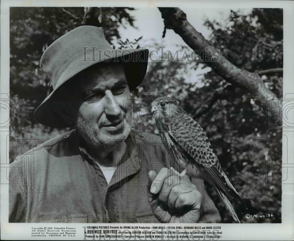 1969 Press Photo Bernard Miles stars in &quot;RUN WILD, RUN FREE&quot; - cvb22810 - Historic Images